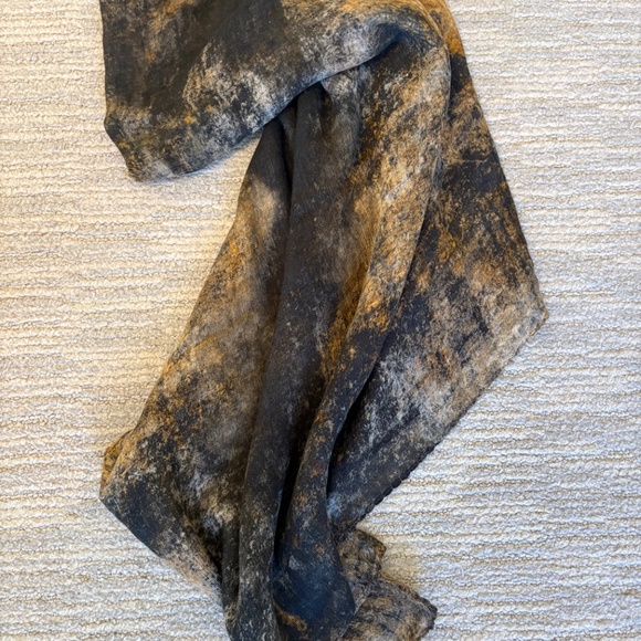 Abstract Scarf - Picture 2 of 8